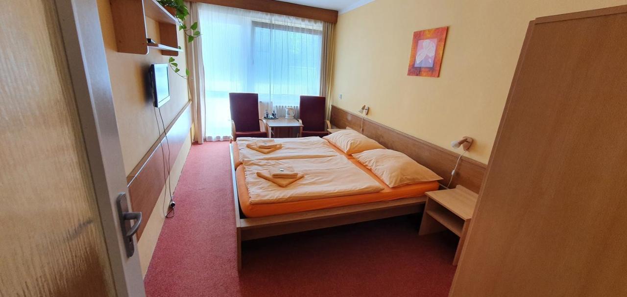 Hotel Poprad Usti nad Orlici Exterior photo